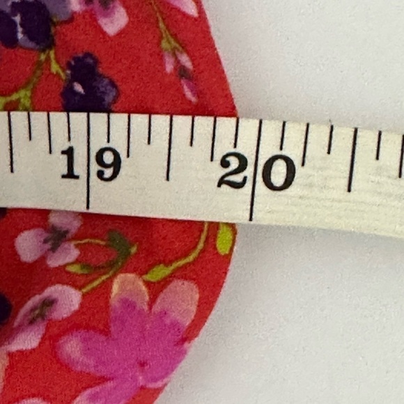 Gap sz Md dress in a tomato color with a ditsy print. Drawstring waist - Picture 4 of 12